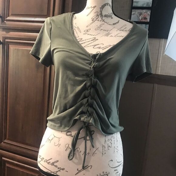 no boundaries size large green scrunched crop top - Picture 5 of 13